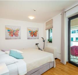2 Bedroom Apartment with Balcony and Sea View in Dubrovnik City, sleeps 4-6